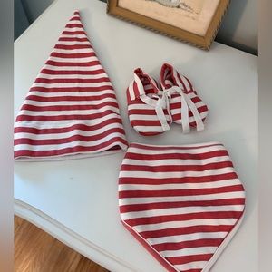 Kate Quinn chili stripe accessory set. Hat, bandanna bib & booties. 3-6 months.